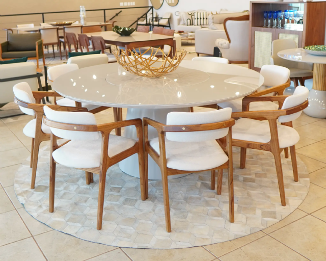 Conjunto Mesa Zara 1,80 + 8 Cadeiras Zara